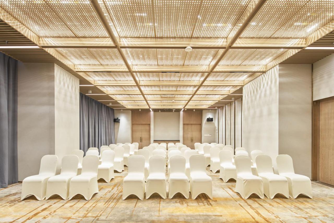 โรงแรมแกรนด์ สกายไลท์ การ์เด้น โรงแรม
