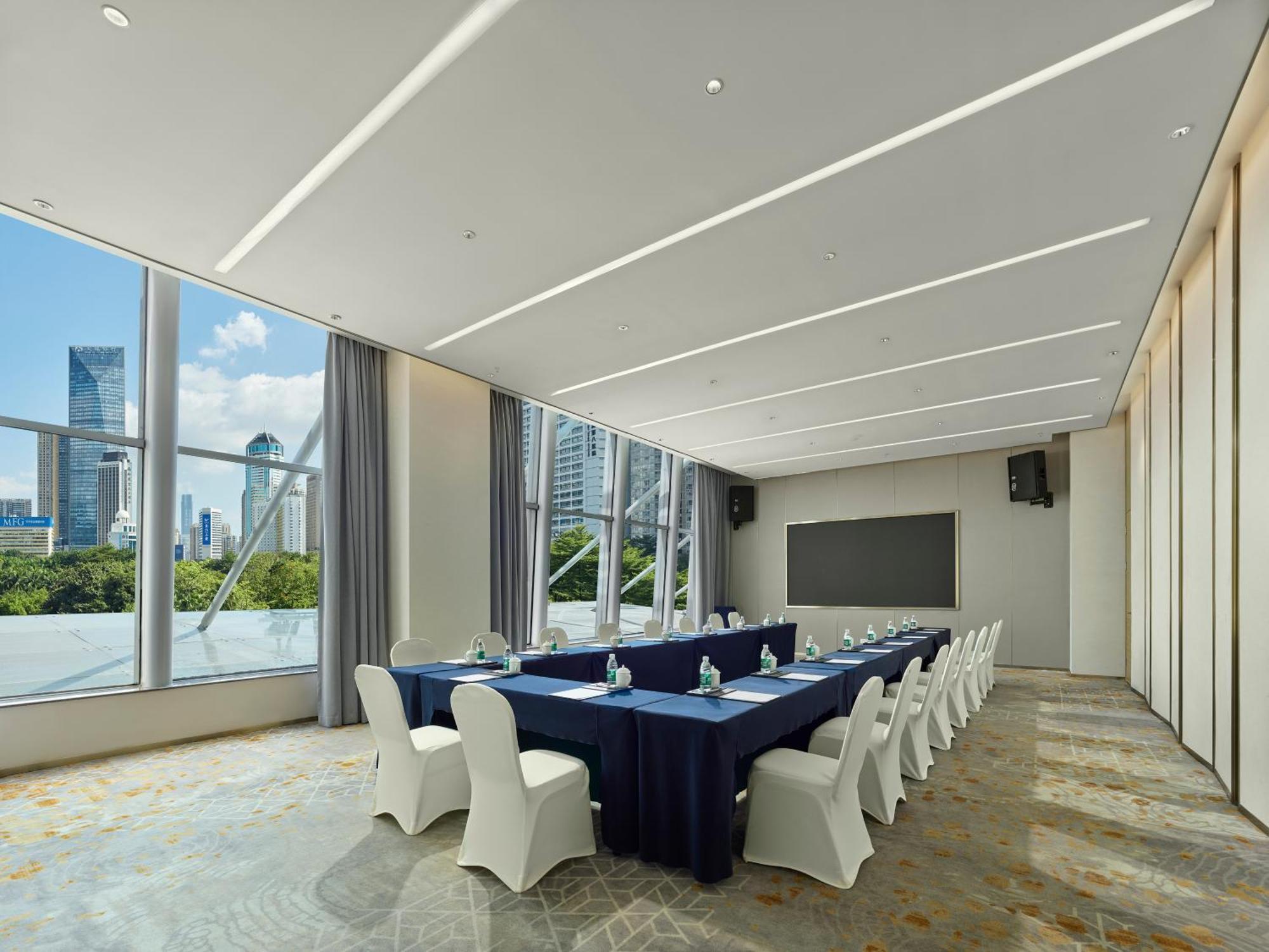 โรงแรม โรงแรมแกรนด์ สกายไลท์ การ์เด้น 5*